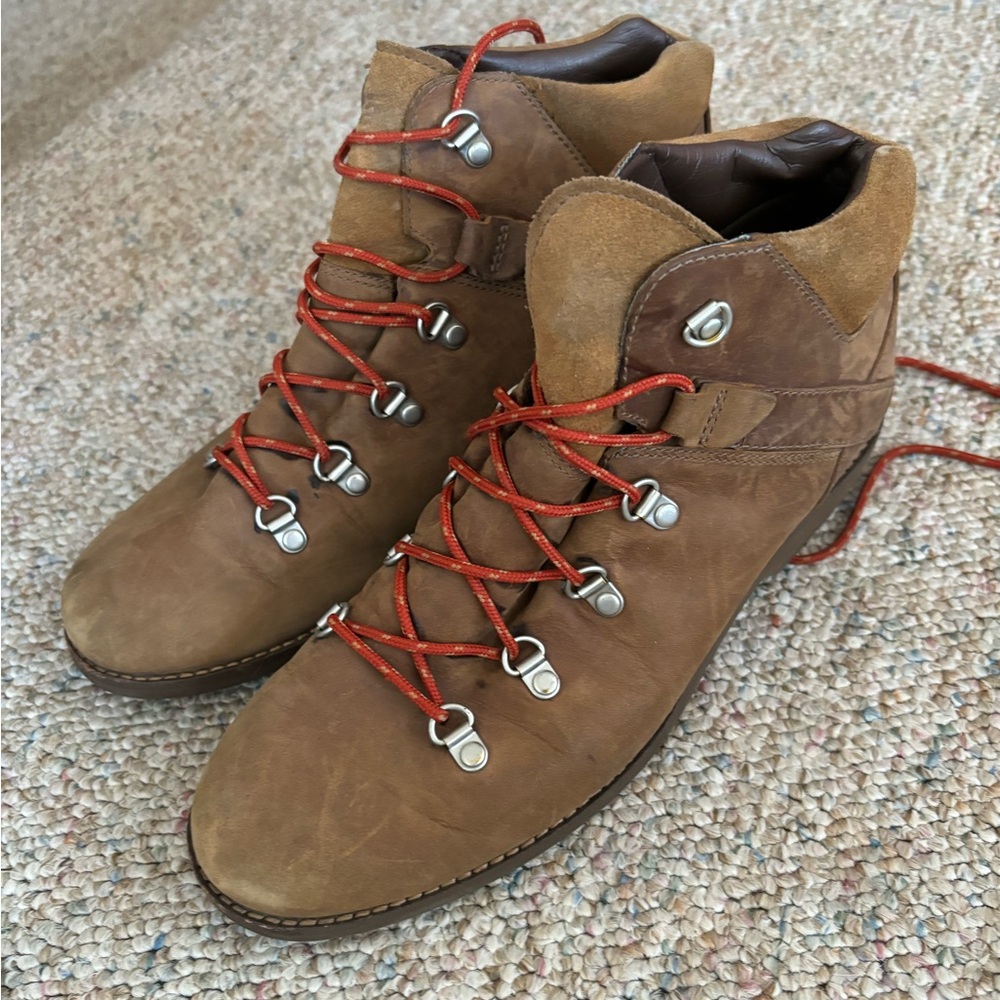 Teva Hiking Boots - Size 9.5 great condition